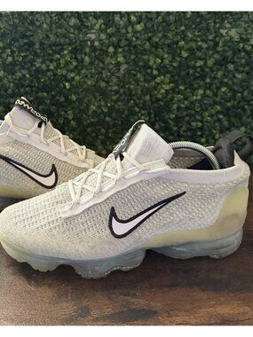 Nike Air Vapormax 2021 White Flyknit Women Size 8.5 Silver Shoes DB1550-100 Snea